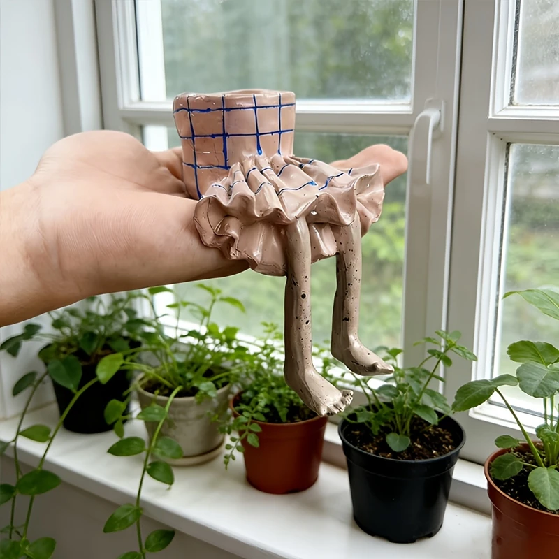 Whimsical Resin Leggy Planter  - The Plant Parent ulasan dan harga